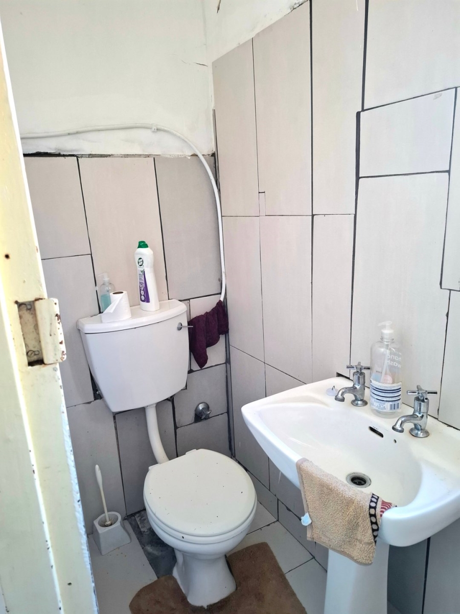 4 Bedroom Property for Sale in Oakdale Western Cape